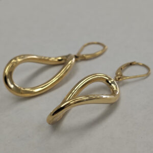 14K Yellow Gold Polished Oval Twisted Hoop Earrings